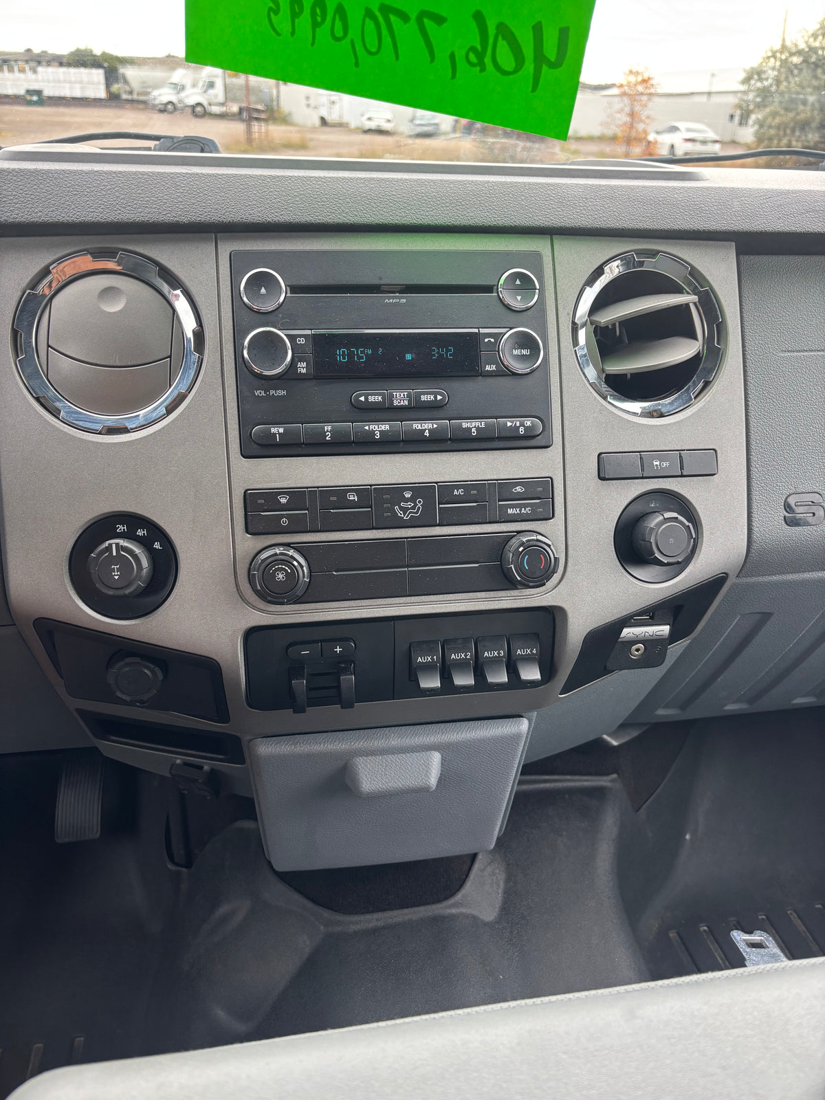 2015 Ford F-250 XLT Crew Cab 4WD | 6.2L V8